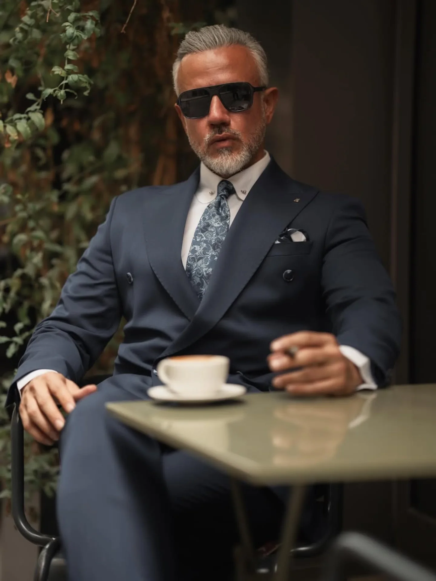 Costume de luxe élégant pour location à Casablanca - Vestiaire de l'Élégance